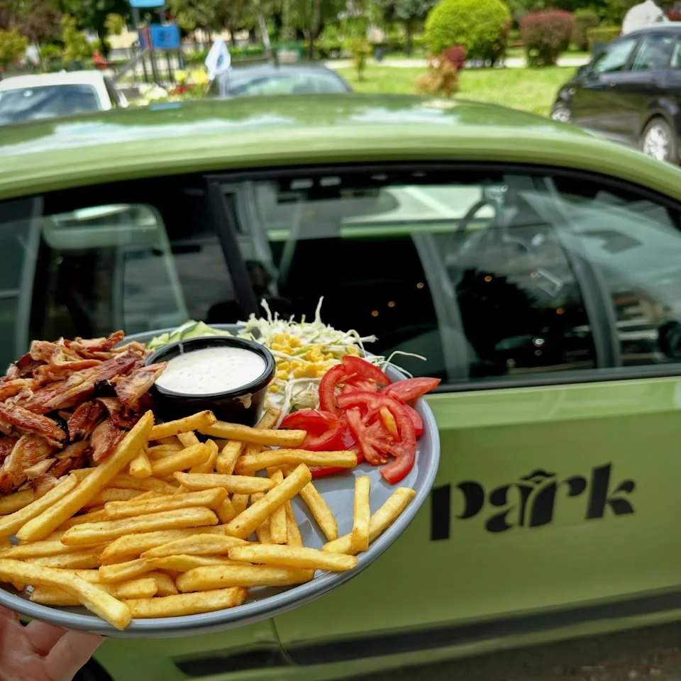 Park plate sa salatom i kebbom